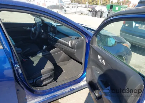 2021 Kia Forte Lxs из США, поврежденный, VIN 3KPF24AD9ME341858